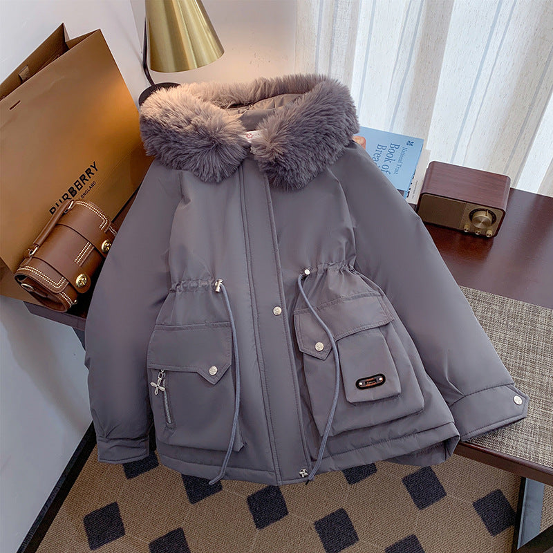 Lady winter coat with removable faux fur collar and practical pockets Lune London