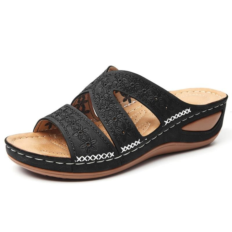 Comfort sandals for women with embroidered floral design and ergonomic sole Lune London
