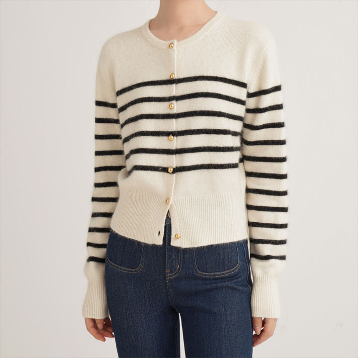 Cardigan féminin à la mode avec motif rayé et boutons décoratifs Chic & Stil