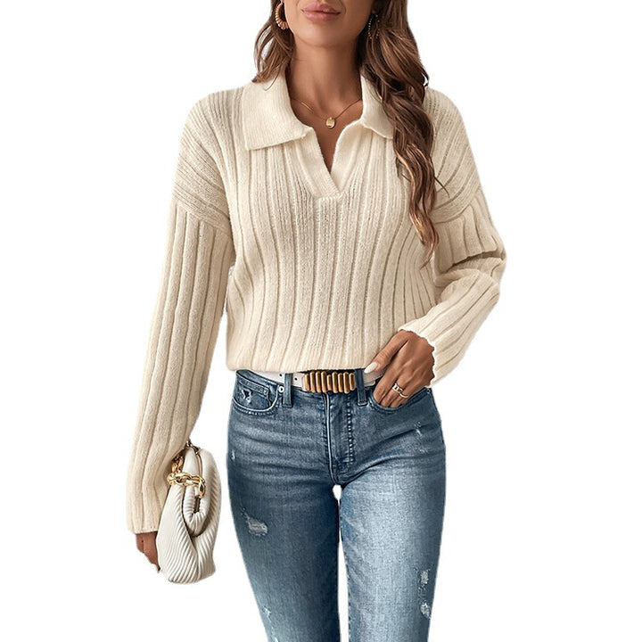 Knitted sweater for women with V-neck and ribbed texture Lune London