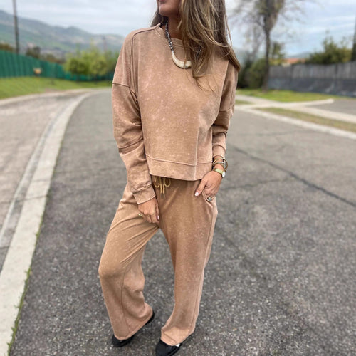 Women Casual Sweatshirt and Jogging Pants Set Chic & Stil