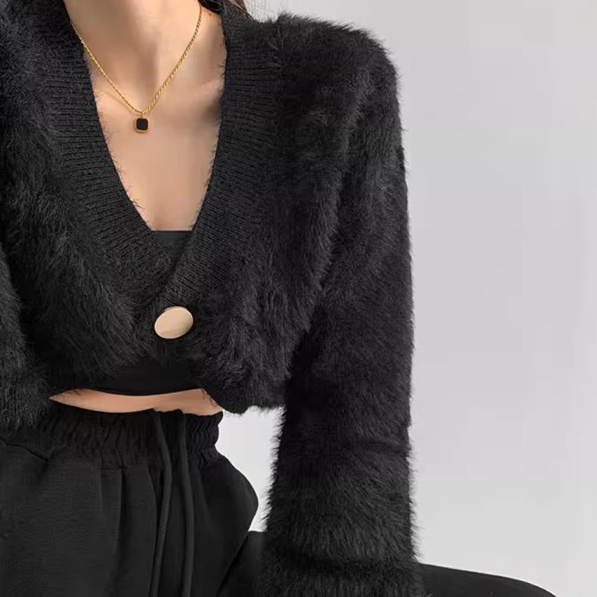 Cropped knitted jacket for women with voluminous sleeves and button detail Lune London