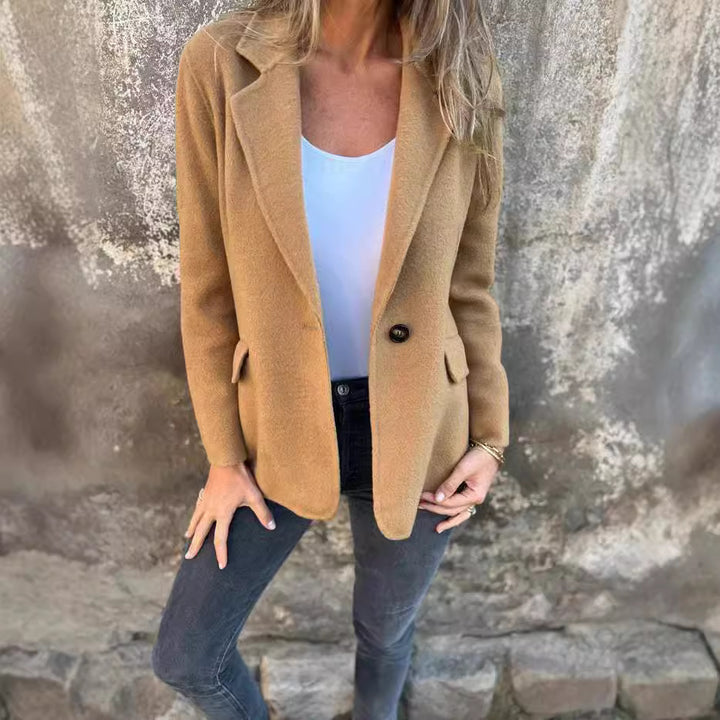 Chic and style elegant boucle blazer for women with relaxed fit
