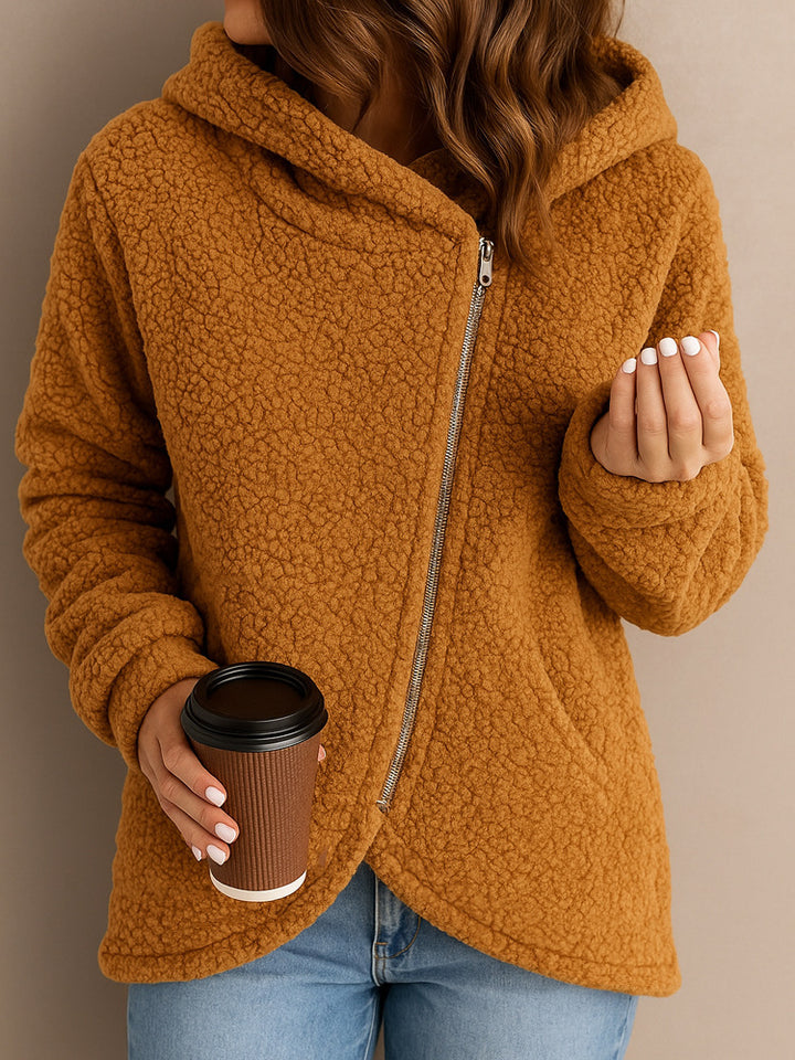Veste en fleece pour femmes avec fermeture éclair asymétrique et capuche Chic & Stil