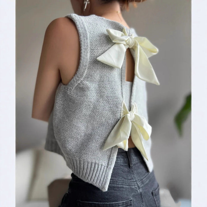 Sleeveless knit vest for women with decorative bows at the back Lune London