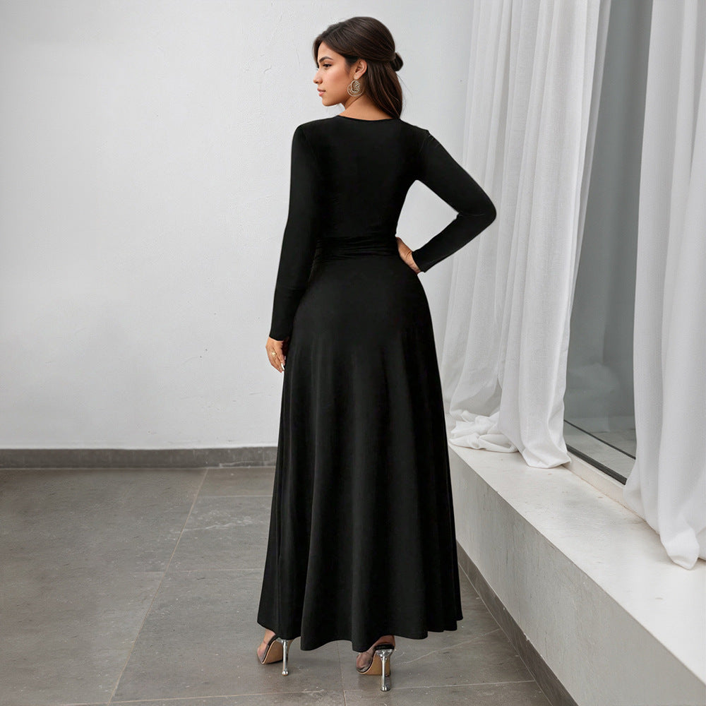 Robe maxi femme avec un élégant décolleté en V et une haute fente sur le côté Chic & Stil