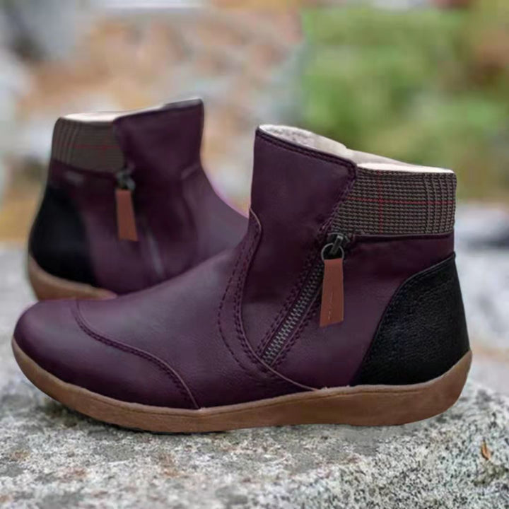 Comfortable women's boots with trendy zipper and ergonomic sole Lune London
