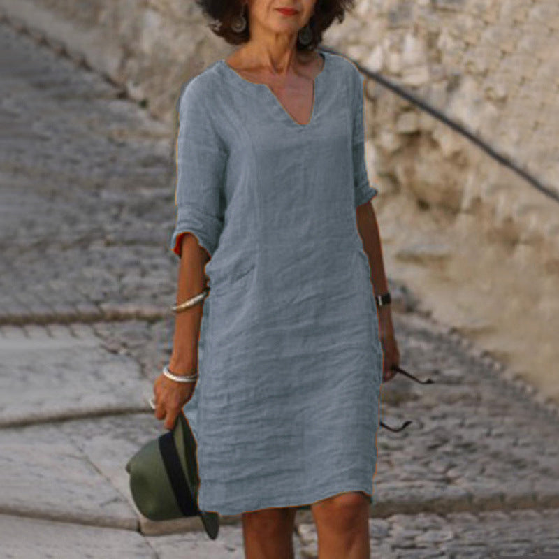 Linen dress for women with a relaxed fit and elegant V-neck Lune London