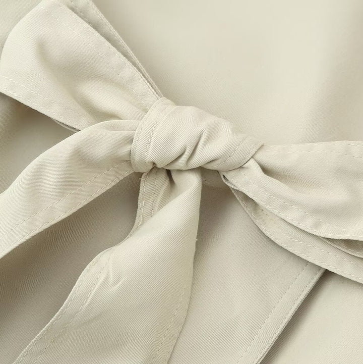 Casual trench coat for women with practical tie loop and elegant collar Lune London