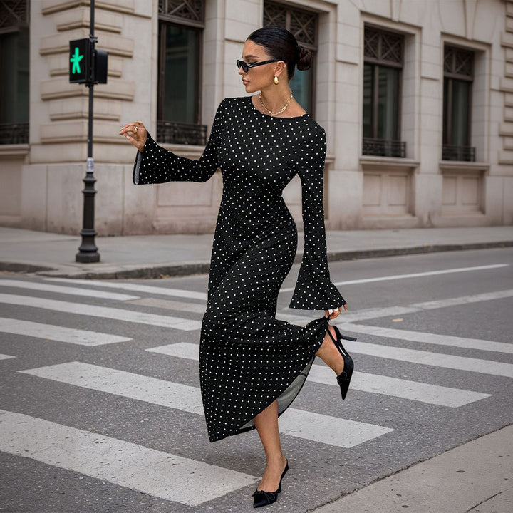 Robe maxi femme avec un design à pois à la mode et des manches élégantes Chic & Stil