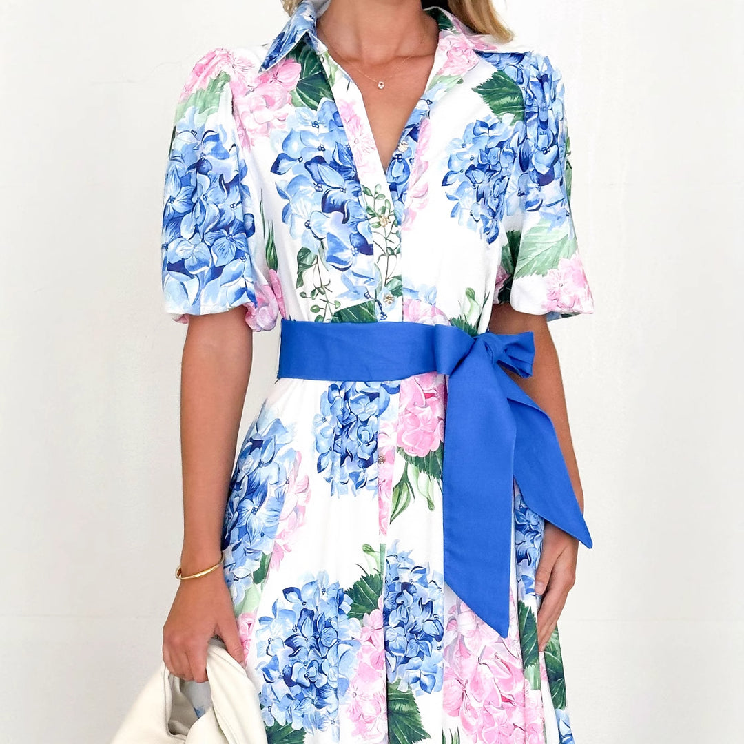 Maxi floral dress for women with a fitted belt at the waist and soft fabric Chic & Stil