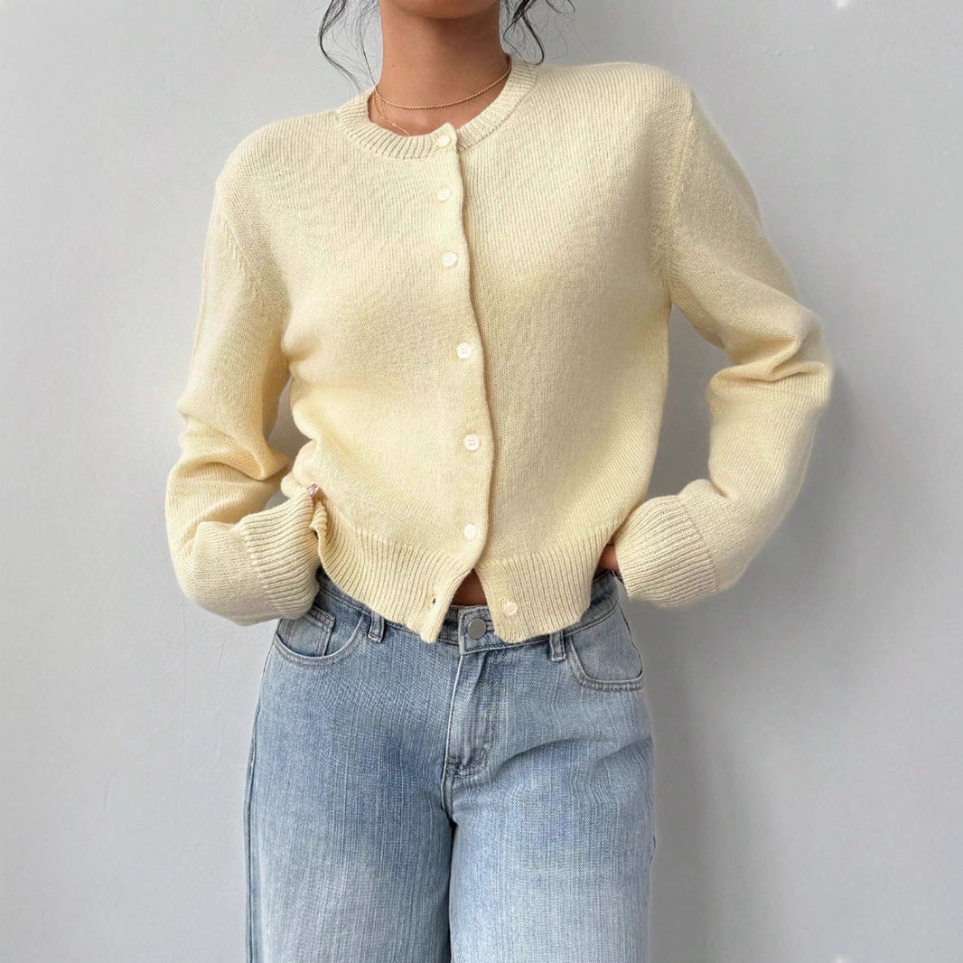 Cardigan pour femmes en coton doux avec détails en boutons Chic & Stil