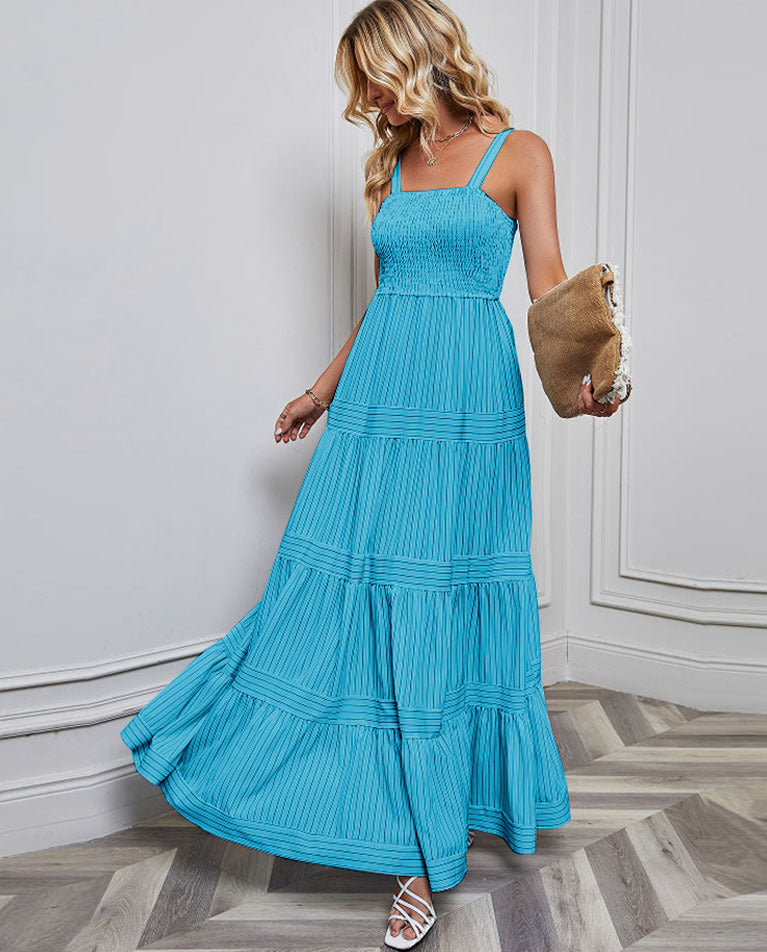 Maximalist pleated dress for women with elastic top and voluminous skirt Chic & Stil