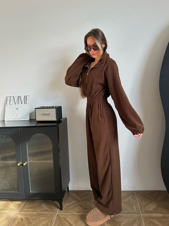 Women’s stylish fleece tracksuit with half zipper and elastic waistband Chic & Stil