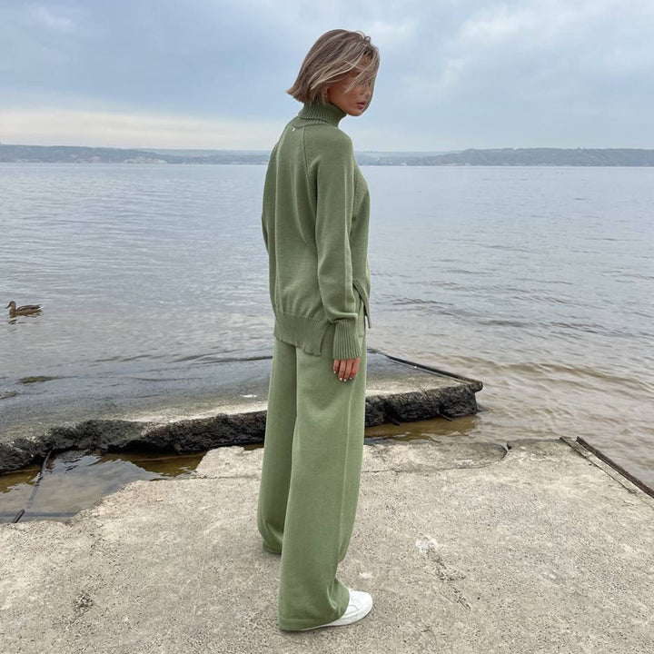 Costume Tricot Élégant Femme avec Col Haut et Jambe Large Chic & Stil