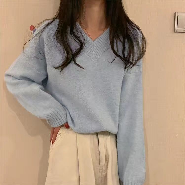 Pull doux pour femmes à col en V fabriqué en laine de haute qualité Chic & Stil
