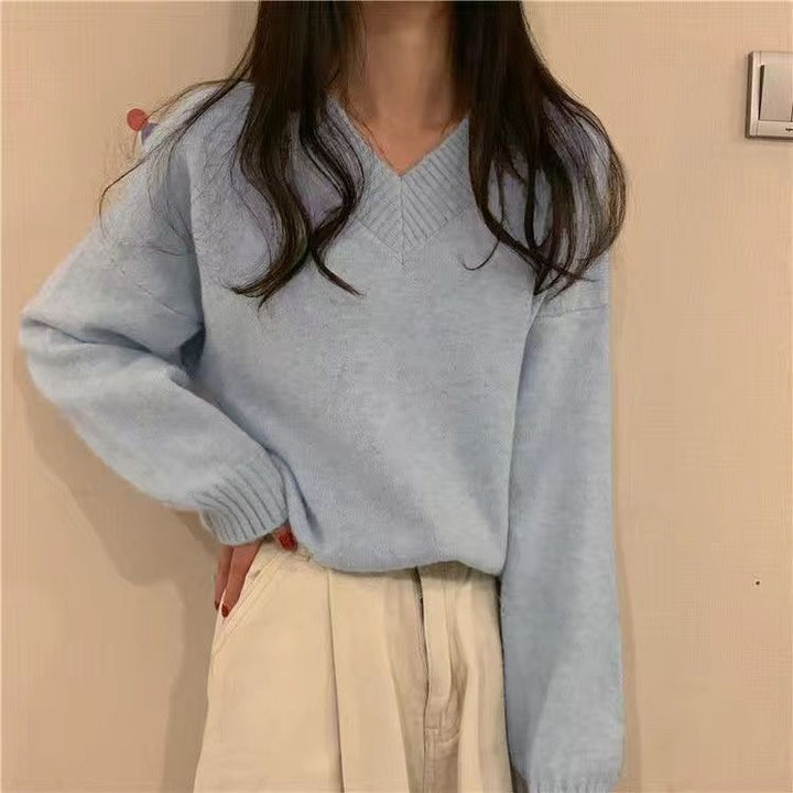 Pull doux pour femmes à col en V fabriqué en laine de haute qualité Chic & Stil