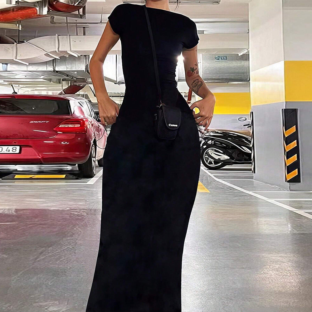 Robe maxi pour femmes avec découpe élégante au dos et silhouette près du corps Chic & Stil