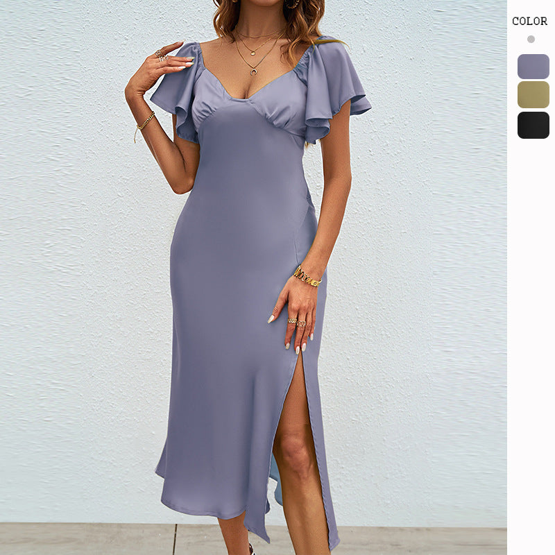 Maxi dress for women with voluminous ruffled sleeves and a side slit Chic & Stil