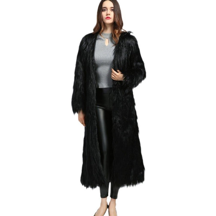 Luxurious faux fur coat for women with elegant lining Lune London