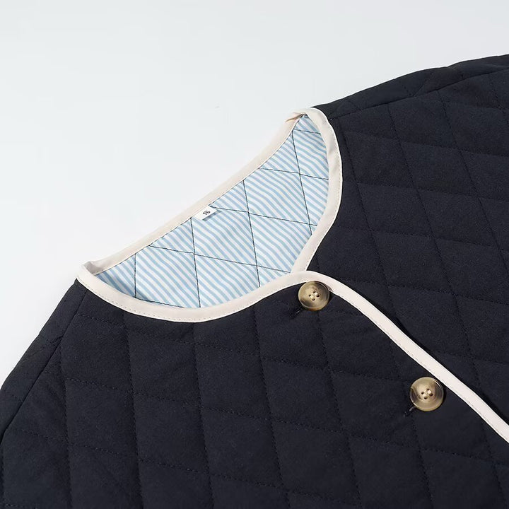 Ladies quilted jacket with practical pockets and elegant fit Lune London