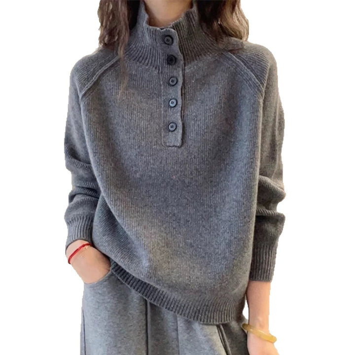 Pull en maille épaisse pour femmes avec col haut et boutons décoratifs Chic & Stil