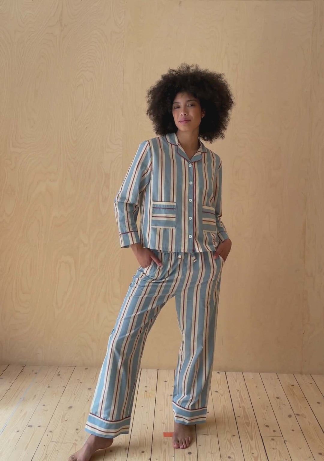 Women's Pajama Set with Trendy Striped Pattern Lune London