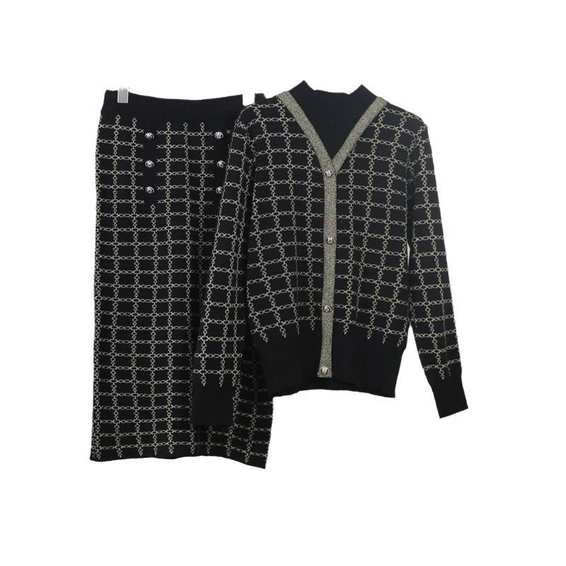 Women’s knitted set with decorative buttons and elegant V-neck Lune London