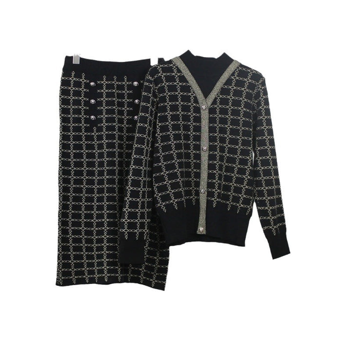 Women’s knitted set with decorative buttons and elegant V-neck Lune London