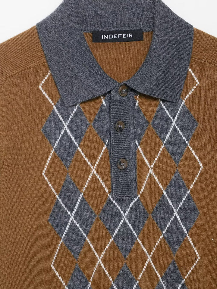 Elegant sweater for women with diamond pattern and collar Lune London