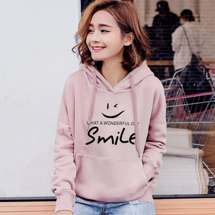 Women's hoodie with cheerful smile print Chic & Stil