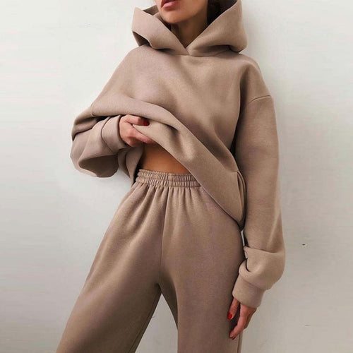Women's sporty loungewear set with oversized hoodie and comfortable jogger pants Lune London