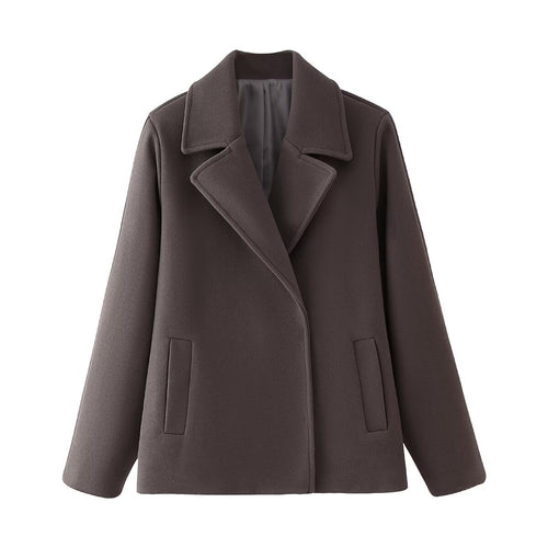 Wool coat for women with an elegant lapel and practical pockets Lune London