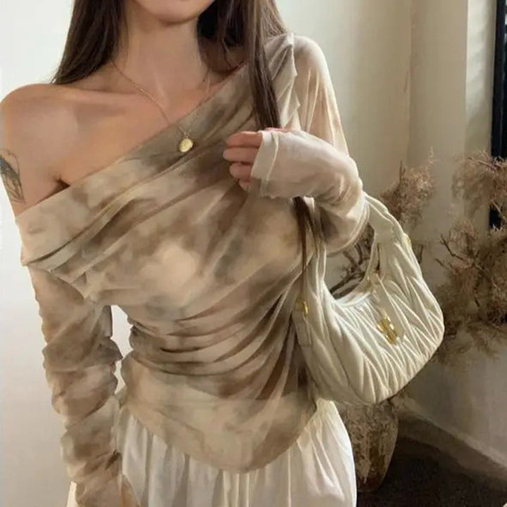 Women's Elegant Long Sleeve Top with Gathered Design Chic & Stil