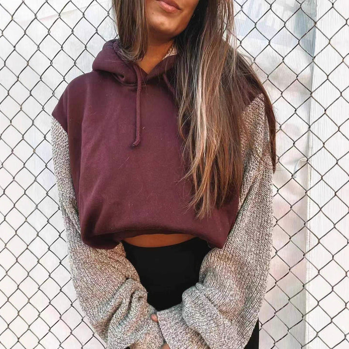 Sweat à capuche décontracté pour femmes avec des manches texturées Chic & Stil