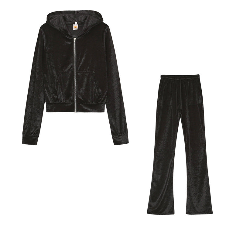 Women's sports set in velvet hoodie and loose jogger pants Lune London