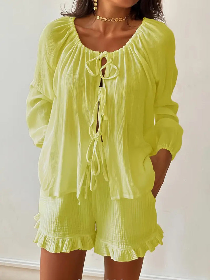 Casual women's set with elastic top and shorts Lune London