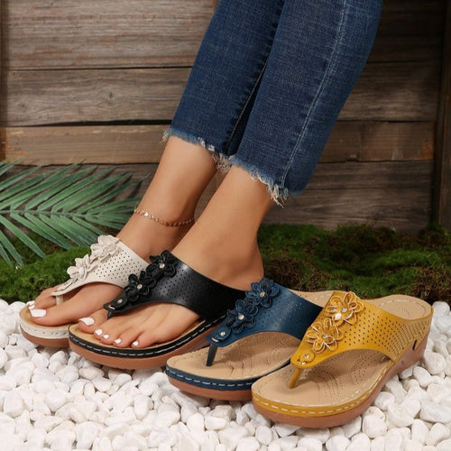 Fashionable floral sandals for women with a perforated upper Lune London