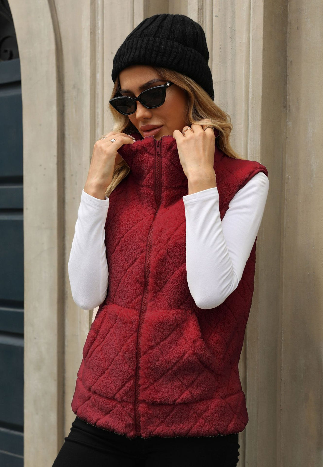 Fleece jacket for women with a modern quilted pattern and practical pockets Lune London