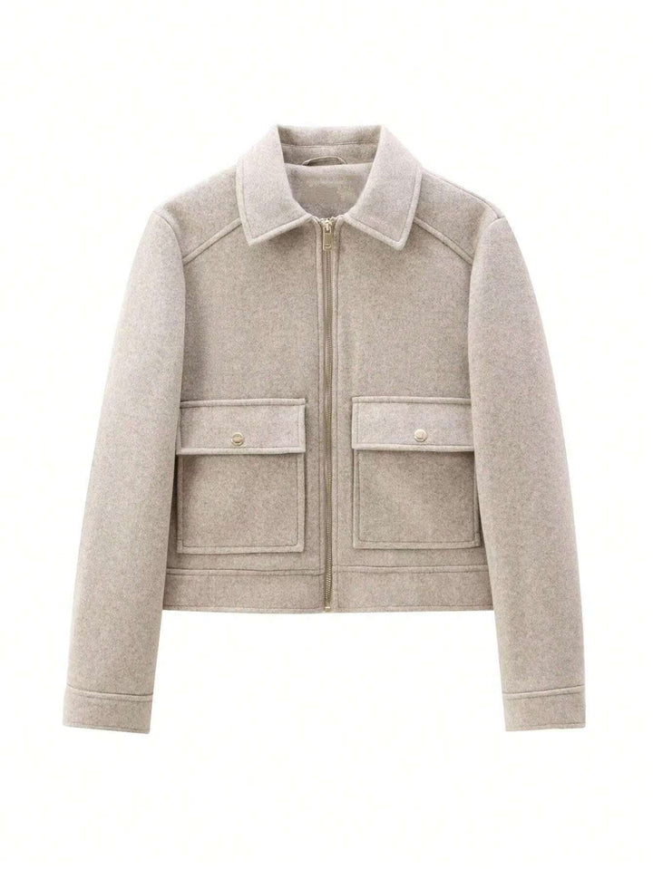 Trendy short jacket for women with practical flap pockets Lune London