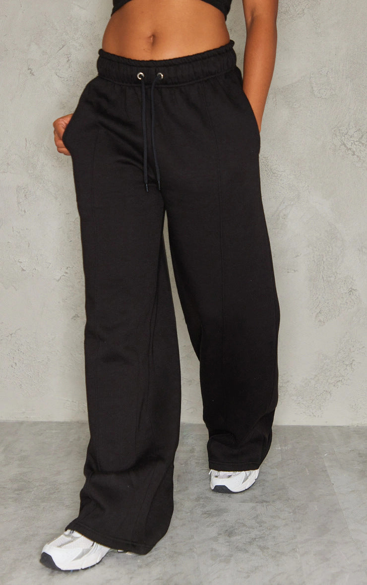 Sporty leisure pants for women with wide legs and comfortable elastic waistband Lune London