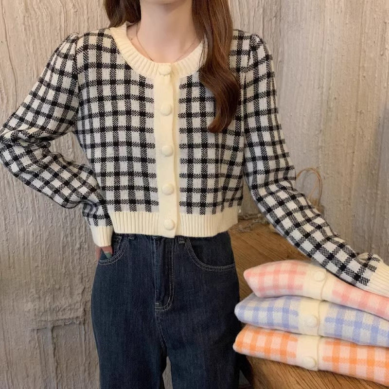 Short knitted jacket for women with checked pattern and buttons Lune London