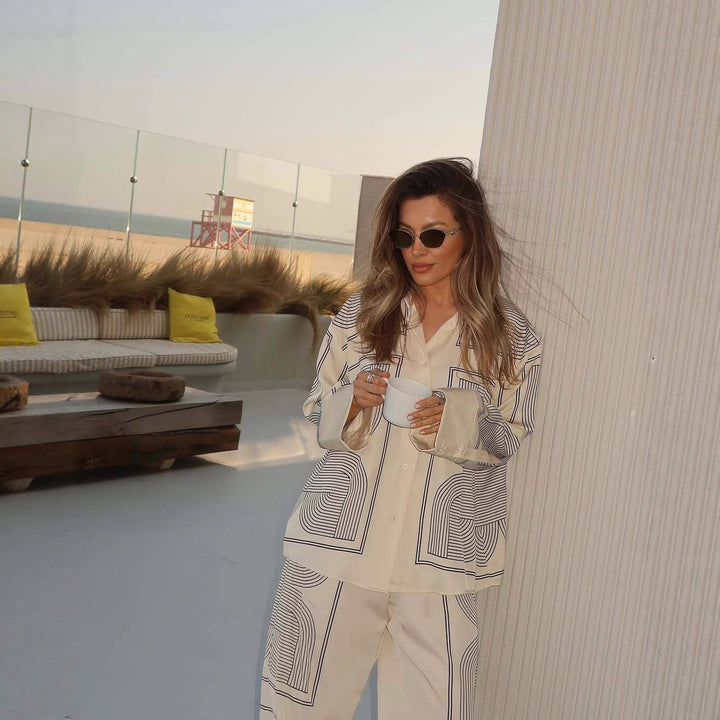 Women's set consisting of a casual shirt and wide pants with a geometric design Lune London