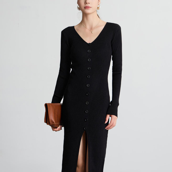 Robe en maille pour femme avec décolleté en V et boutonnage continu Chic & Stil