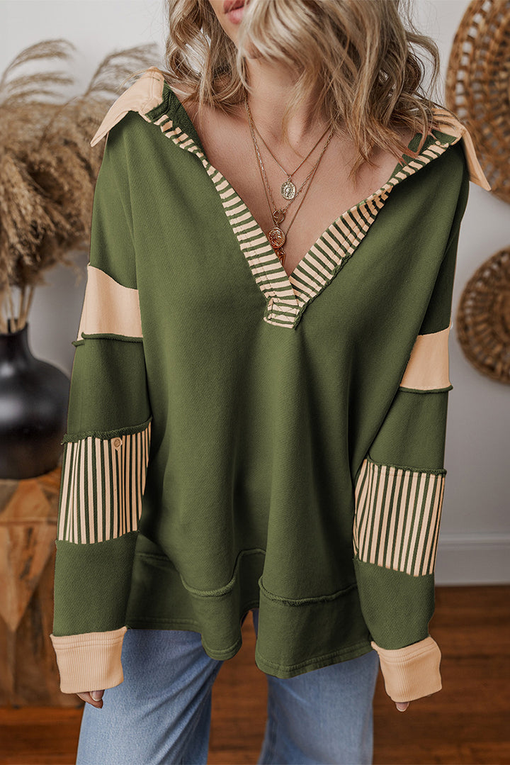 Comfortable sweater for women with a shirt collar and striped sleeves Lune London