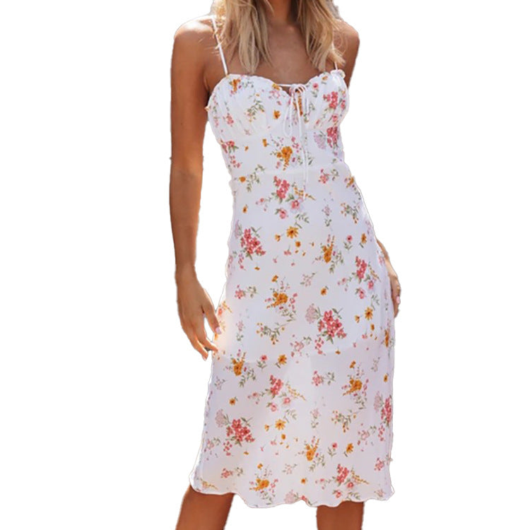 Robe midi florale ajustée pour femme avec une coupe slim et des fronces Chic & Stil