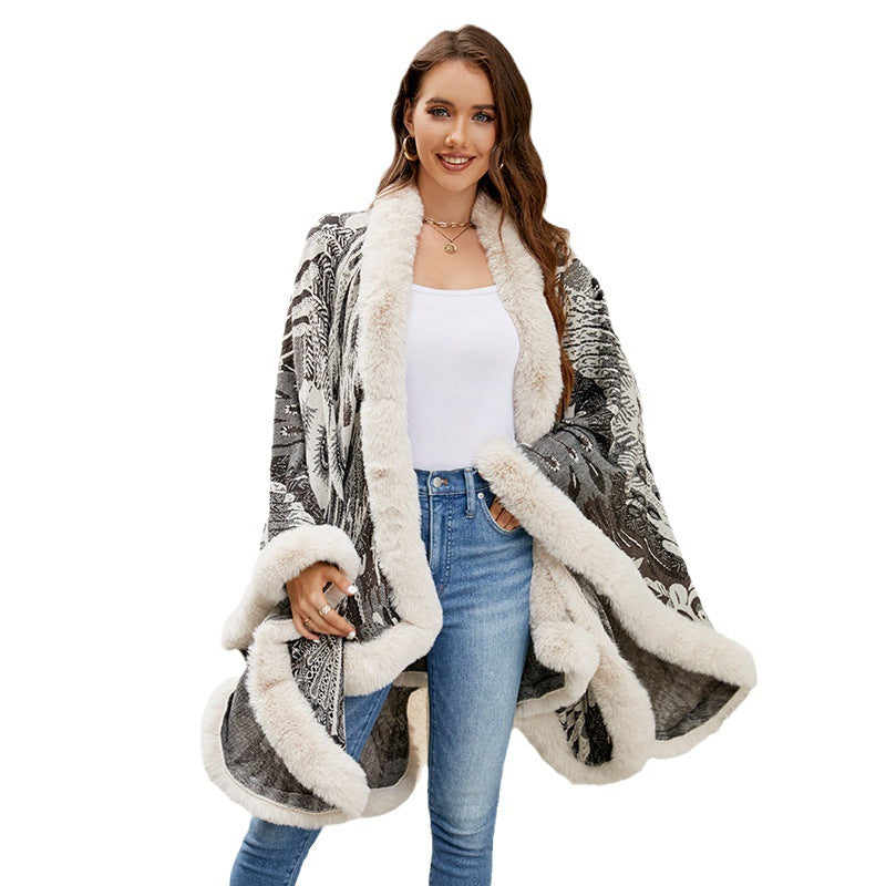 Ladies luxurious poncho with thermal protection in decorative fleece Lune London
