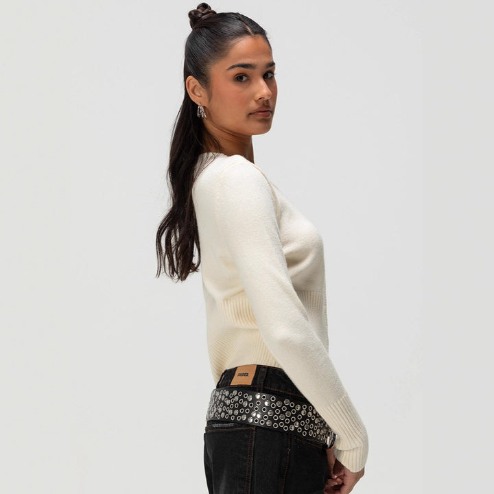 Cardigan pour femmes avec des détails de boutons contrastants Chic & Stil