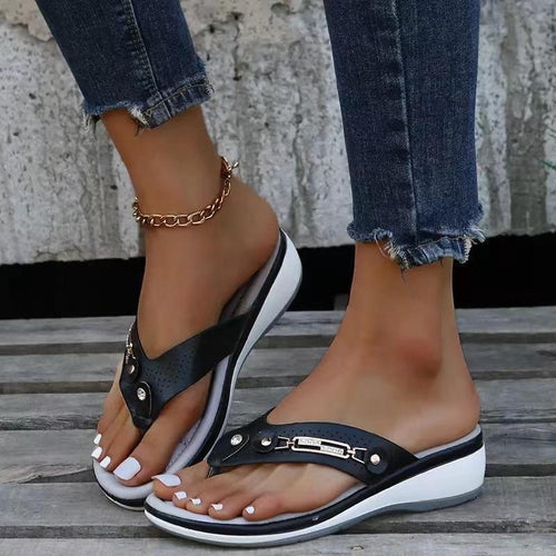 Ladies trendy beach shoes Lune London