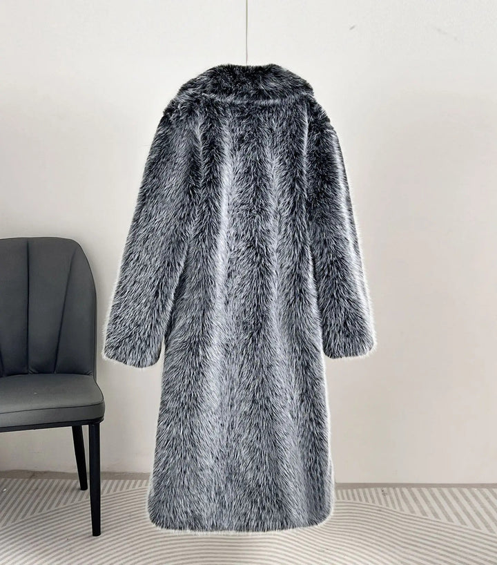 Luxurious faux fur coat for women with spacious design Lune London